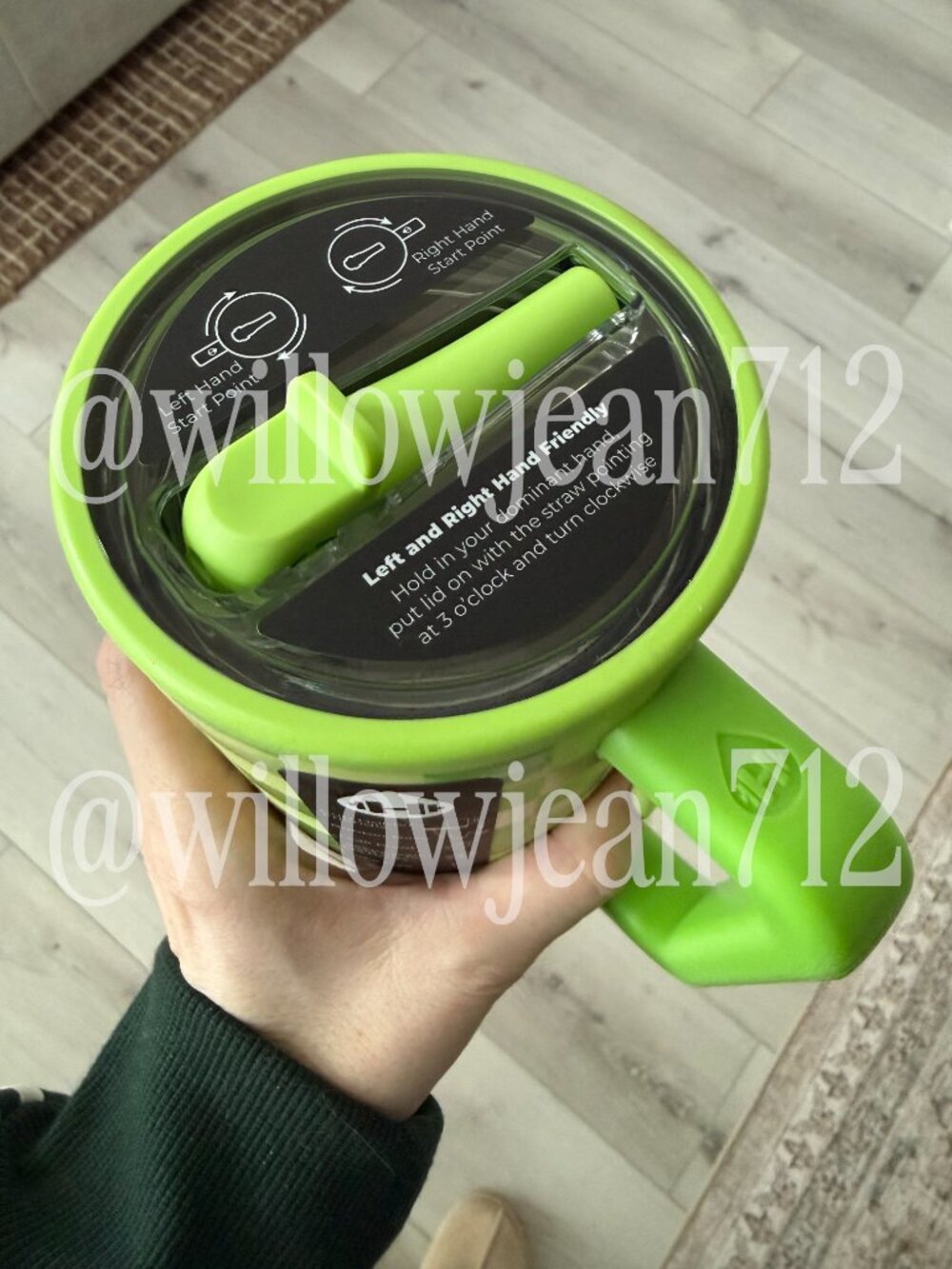 “Honeydew Checkers" Green Checkers Summer Seasonal HydroJug 32oz Traveler - Picture 3 of 7